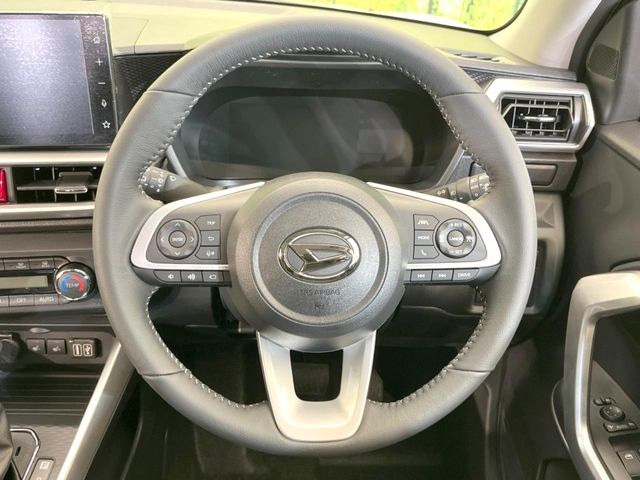 �y�����v�����X�e�A�����O�z�㎿�Ȋv���g�p���邱�ƂŁA��ɂ����������݂ƂĂ��^�]���₷���n���h���ł���