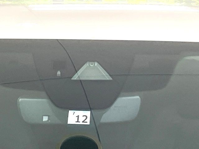 �y�X�}�[�g�u���[�L�T�|�[�g�z���s���ɑO���̎ԗ�����F�����A�Փ˂������Ȏ��͌x��ƃu���[�L�ŏՓˉ���Ɣ�Q�y�����A�V�X�g�B�����S�Ƀh���C�u�����y���݂��������܂��B