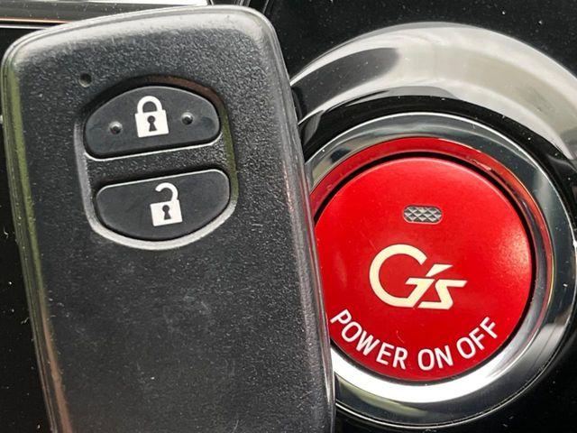 �y�X�}�[�g�L�[�z�J�o����|�P�b�g�ɓ��ꂽ�܂܂ł��h�A�̎{���E�������\�ȃX�}�[�g�L�[�𑕔��B�G���W���̃I���E�I�t�����J�M�����o���K�v����������Ƃ��Ă��֗��ł���