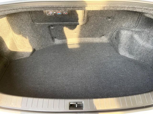 ���i�̂���������ʋ΁A���}���ɏ\���ȉ׎��X�y�[�X���m�ۂ��Ă���܂��B