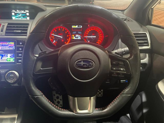 �y�����v�����X�e�A�����O�z�㎿�Ȋv���g�p���邱�ƂŁA��ɂ����������݂ƂĂ��^�]���₷���n���h���ł���