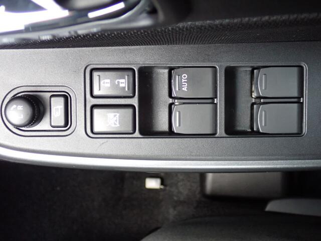 �d���i�[���h�A�~���[�E�p���[�E�B���h�E�������Ă��܂��B