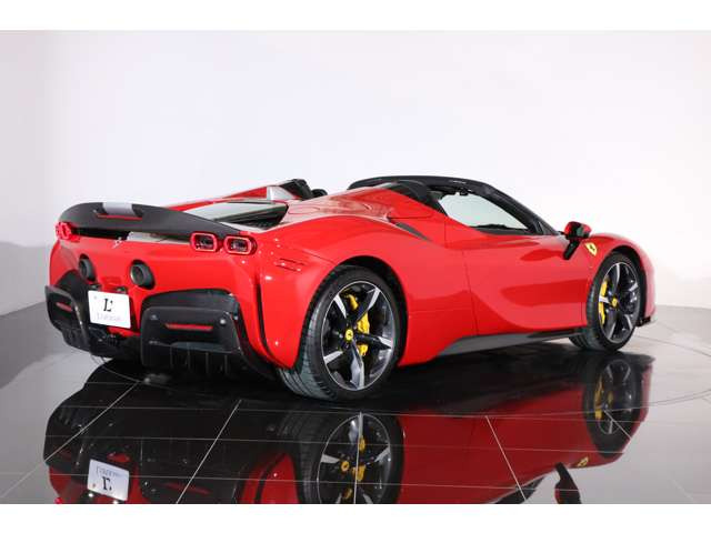 �͊����ӂ�郊�A�t�F�C�X�Ɛ����ȃf�B�e�[���B���������X�|�[�e�B���ƍ������𗼗������A��ۓI�ȘȂ܂������o���܂��B