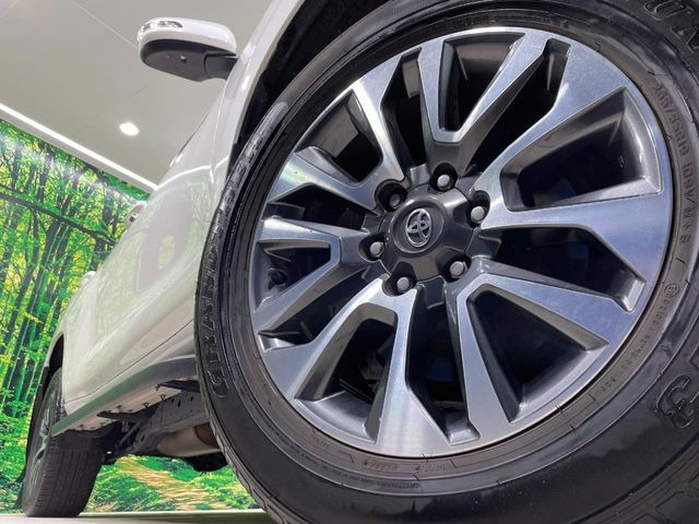 �y����19�C���`�A���~�z�C�[���z�O�ςɃ}�b�`���������A���~�z�C�[���𑕒����Ă���܂��B�e��ЊO�A���~�z�C�[����A�X�^�b�h���X�^�C�����戵�����Ă���܂��B���񂲑��k����������