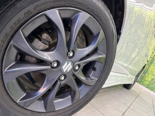 �y����15�C���`�A���~�z�C�[���z�O�ςɃ}�b�`���������A���~�z�C�[���𑕒����Ă���܂��B�e��ЊO�A���~�z�C�[����A�X�^�b�h���X�^�C�����戵�����Ă���܂��B���񂲑��k����������