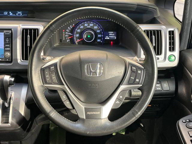 �y�����v�����X�e�A�����O�z�㎿�Ȋv���g�p���邱�ƂŁA��ɂ����������݂ƂĂ��^�]���₷���n���h���ł���