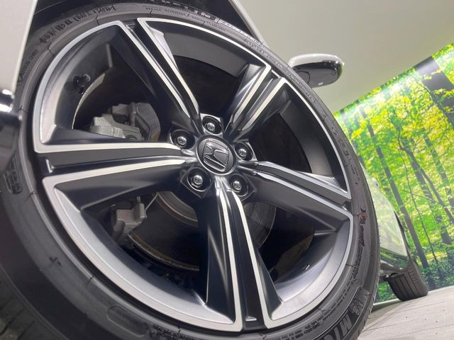 �y����18�C���`�A���~�z�C�[���z�O�ςɃ}�b�`���������A���~�z�C�[���𑕒����Ă���܂��B�e��ЊO�A���~�z�C�[����A�X�^�b�h���X�^�C�����戵�����Ă���܂��B���񂲑��k����������