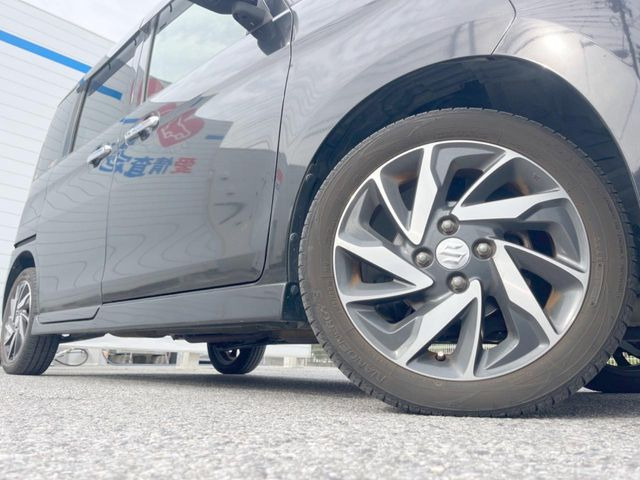 �y����15�C���`�A���~�z�C�[���z�O�ςɃ}�b�`���������A���~�z�C�[���𑕒����Ă���܂��B�e��ЊO�A���~�z�C�[����A�X�^�b�h���X�^�C�����戵�����Ă���܂��B���񂲑��k����������