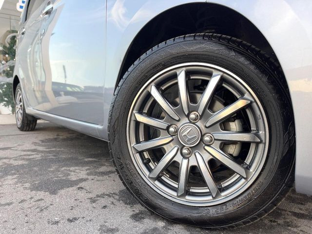 �y�����A���~�z�C�[���z�O�ςɃ}�b�`���������A���~�z�C�[���𑕒����Ă���܂��B�e��ЊO�A���~�z�C�[����A�X�^�b�h���X�^�C�����戵�����Ă���܂��B���񂲑��k����������