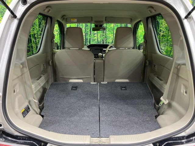 ���i�̂���������ʋ΁A���}���ɏ\���ȉ׎��X�y�[�X���m�ۂ��Ă���܂��B�Z�J���h�V�[�g��|���ƁA�傫�ȉו��̐ύڂ��\�ł���