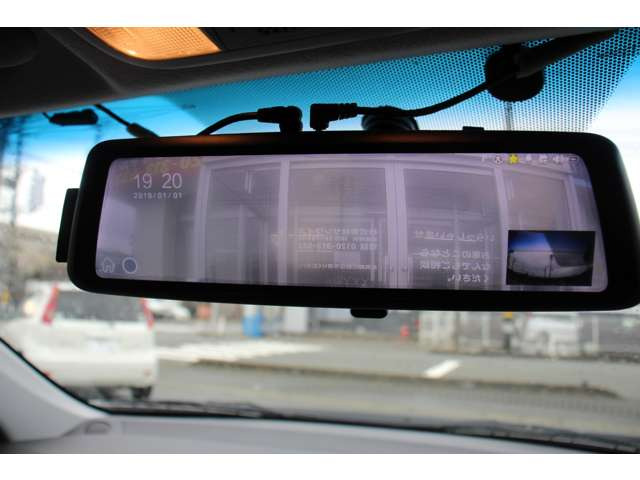 �f�W�^���C���i�[�~���[