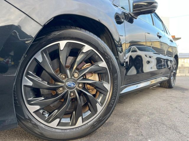 �y����17�C���`�A���~�z�C�[���z�O�ςɃ}�b�`���������A���~�z�C�[���𑕒����Ă���܂��B�e��ЊO�A���~�z�C�[����A�X�^�b�h���X�^�C�����戵�����Ă���܂��B���񂲑��k����������