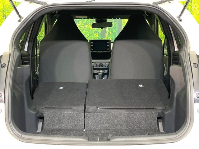 ���i�̂���������ʋ΁A���}���ɏ\���ȉ׎��X�y�[�X���m�ۂ��Ă���܂��B�Z�J���h�V�[�g��|���ƁA�傫�ȉו��̐ύڂ��\�ł���