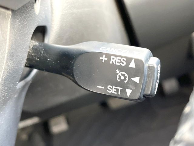 �y�N���[�Y�R���g���[���z�������H�����N���N���s�B�A�N�Z���𗣂��Ă���葬�x�ő��s���ł��A�������^�]���̕��S���y��!�����E�������ȒP�ȃX�C�b�`����Œ����ł��܂��B