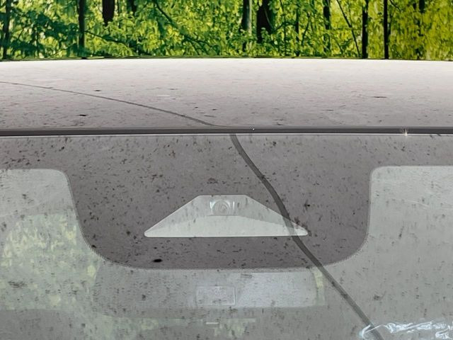 �y�z���_�Z���V���O�z���s���ɑO���̎ԗ�����F�����A�Փ˂������Ȏ��͌x��ƃu���[�L�ŏՓˉ���Ɣ�Q�y�����A�V�X�g�B�����S�Ƀh���C�u�����y���݂��������܂��B