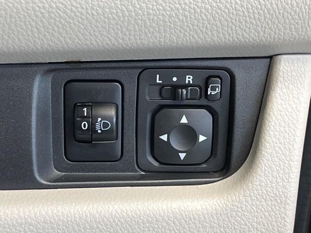 �y�I�[�g�d���i�[�~���[�z�T�C�h�~���[�͓d���i�[���ƂȂ��Ă���A�������ԏ�ł��L�Y�������X�N��}�����܂��B