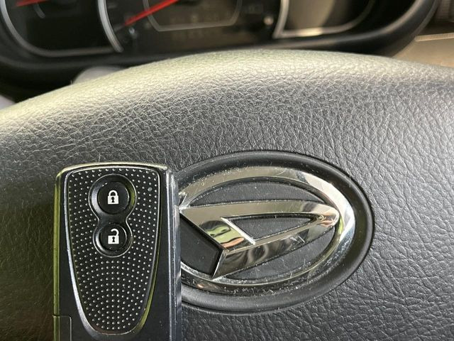 �y�L�[�t���[�V�X�e���z�J�o����|�P�b�g�ɓ��ꂽ�܂܂ł��h�A�̎{���E�������\�ȃX�}�[�g�L�[�𑕔��B�G���W���̃I���E�I�t�����J�M�����o���K�v����������Ƃ��Ă��֗��ł���