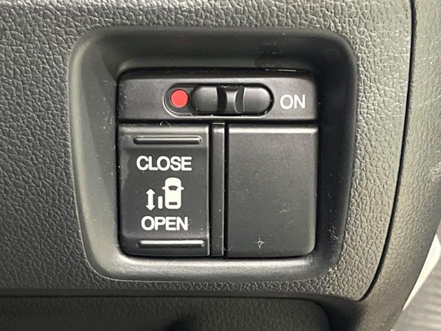 �y�p���[�X���C�h�h�A�z�X�}�[�g�L�[��^�]�Ȃ̃X�C�b�`�ŃX���C�h�h�A�̊J���\���d��������͂����ăh�A���J����K�v�������A���������q�l�ł��A�d���ו��������Ă��鎞�����N�ɊJ���߂ł��܂���