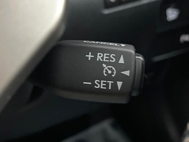 �y�N���[�Y�R���g���[���z�������H�����N���N���s�B�A�N�Z���𗣂��Ă���葬�x�ő��s���ł��A�������^�]���̕��S���y��!�����E�������ȒP�ȃX�C�b�`����Œ����ł��܂��B