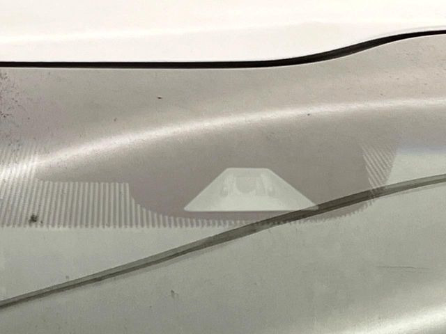 �y�z���_�Z���V���O�z���s���ɑO���̎ԗ�����F�����A�Փ˂������Ȏ��͌x��ƃu���[�L�ŏՓˉ���Ɣ�Q�y�����A�V�X�g�B�����S�Ƀh���C�u�����y���݂��������܂��B