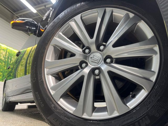 �y����17�C���`�A���~�z�C�[���z�O�ςɃ}�b�`���������A���~�z�C�[���𑕒����Ă���܂��B�e��ЊO�A���~�z�C�[����A�X�^�b�h���X�^�C�����戵�����Ă���܂��B���񂲑��k����������