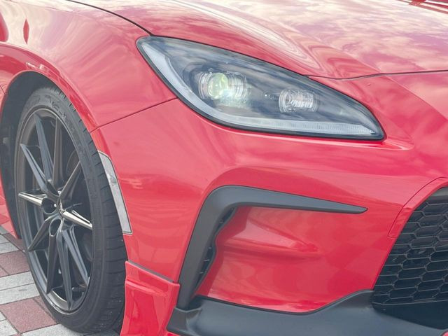 �yLED�w�b�h���C�g�z���V����ԑ��s�����ǍD�Ȏ��E���m�ۂ����S���ĉ^�]�ł��鍂�P�xLED�w�b�h���C�g�𑕔�!�_�����x�������A����d�͂��}�����Ă��܂��B