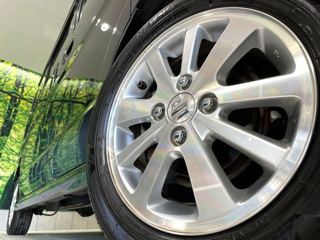 �y����14�C���`�A���~�z�C�[���z�O�ςɃ}�b�`���������A���~�z�C�[���𑕒����Ă���܂��B�e��ЊO�A���~�z�C�[����A�X�^�b�h���X�^�C�����戵�����Ă���܂��B���񂲑��k����������