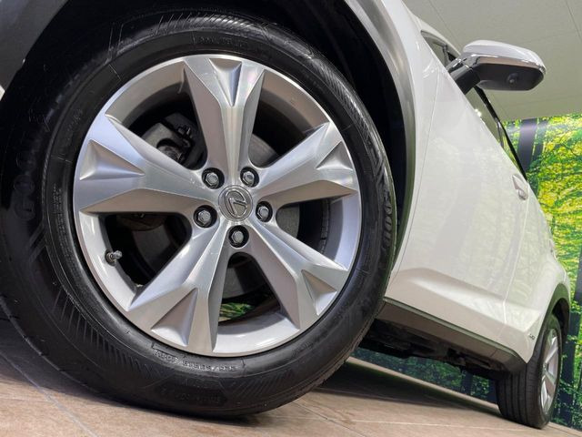 �y����18�C���`�A���~�z�C�[���z�O�ςɃ}�b�`���������A���~�z�C�[���𑕒����Ă���܂��B�e��ЊO�A���~�z�C�[����A�X�^�b�h���X�^�C�����戵�����Ă���܂��B���񂲑��k����������