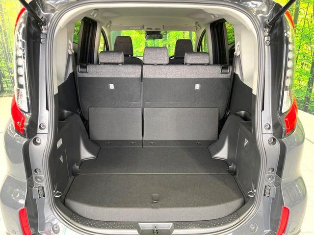 ���i�̂���������ʋ΁A���}���ɏ\���ȉ׎��X�y�[�X���m�ۂ��Ă���܂��B�Z�J���h�V�[�g��|���ƁA�傫�ȉו��̐ύڂ��\�ł���