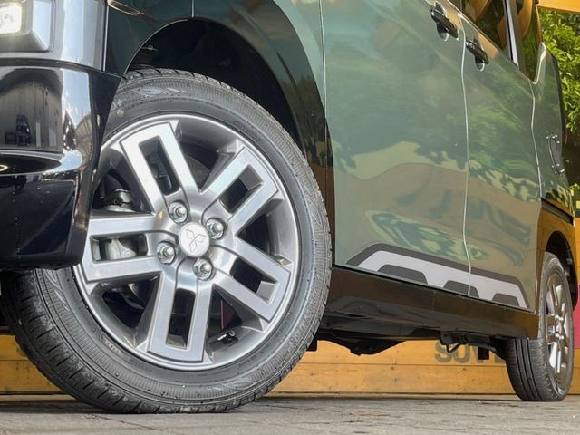 �y����15�C���`�A���~�z�C�[���z�O�ςɃ}�b�`���������A���~�z�C�[���𑕒����Ă���܂��B�e��ЊO�A���~�z�C�[����A�X�^�b�h���X�^�C�����戵�����Ă���܂��B���񂲑��k����������