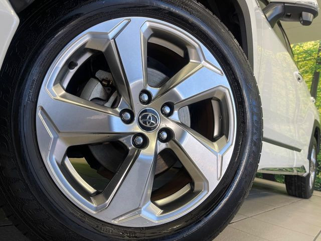 �y����18�C���`�A���~�z�C�[���z�O�ςɃ}�b�`���������A���~�z�C�[���𑕒����Ă���܂��B�e��ЊO�A���~�z�C�[����A�X�^�b�h���X�^�C�����戵�����Ă���܂��B���񂲑��k����������