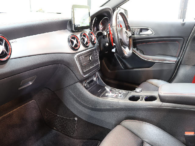 GLAクラスAMG GLA45 4マチック 4WD