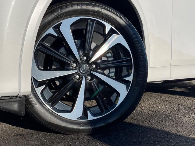 �y����20�C���`�A���~�z�C�[���z�O�ςɃ}�b�`���������A���~�z�C�[���𑕒����Ă���܂��B�e��ЊO�A���~�z�C�[����A�X�^�b�h���X�^�C�����戵�����Ă���܂��B���񂲑��k����������