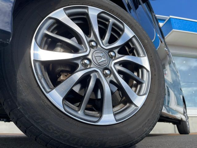 �y����14�C���`�A���~�z�C�[���z�O�ςɃ}�b�`���������A���~�z�C�[���𑕒����Ă���܂��B�e��ЊO�A���~�z�C�[����A�X�^�b�h���X�^�C�����戵�����Ă���܂��B���񂲑��k����������