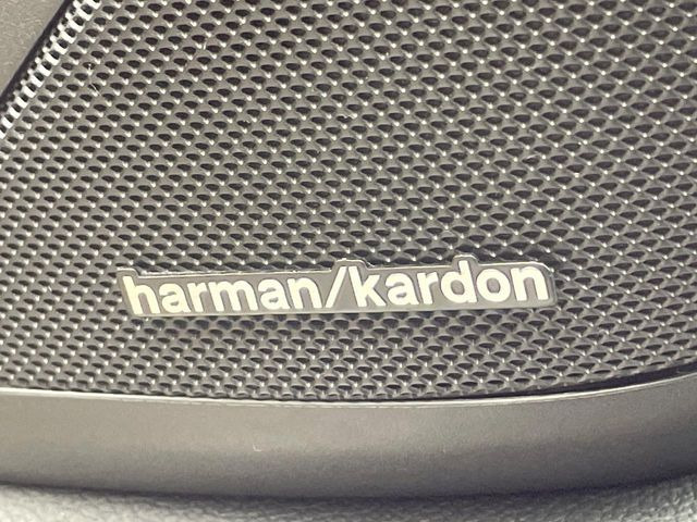 ��harman/kardon�T�E���h�V�X�e��:�I�[�f�B�I��僁�[�J�[����|����v���~�A���X�s�[�J�[�𑕔��B�����̃X�s�[�J�[����A���̗������܂ŕ����鍂�i���ȉ��y�����y���݂��������܂��B