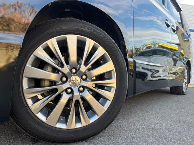 �y����18�C���`�A���~�z�C�[���z�O�ςɃ}�b�`���������A���~�z�C�[���𑕒����Ă���܂��B�e��ЊO�A���~�z�C�[����A�X�^�b�h���X�^�C�����戵�����Ă���܂��B���񂲑��k����������