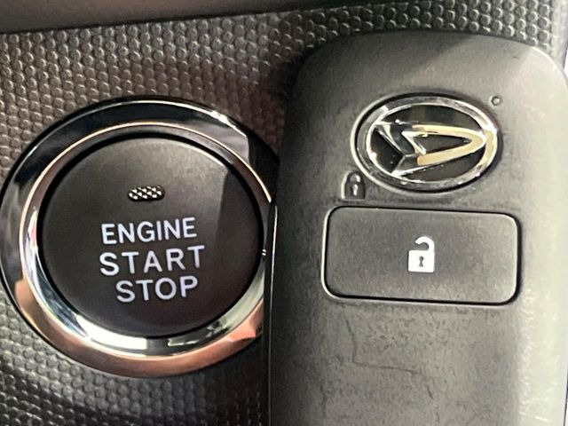 �y�L�[�t���[�V�X�e���z�J�o����|�P�b�g�ɓ��ꂽ�܂܂ł��h�A�̎{���E�������\�ȃX�}�[�g�L�[�𑕔��B�G���W���̃I���E�I�t�����J�M�����o���K�v����������Ƃ��Ă��֗��ł���