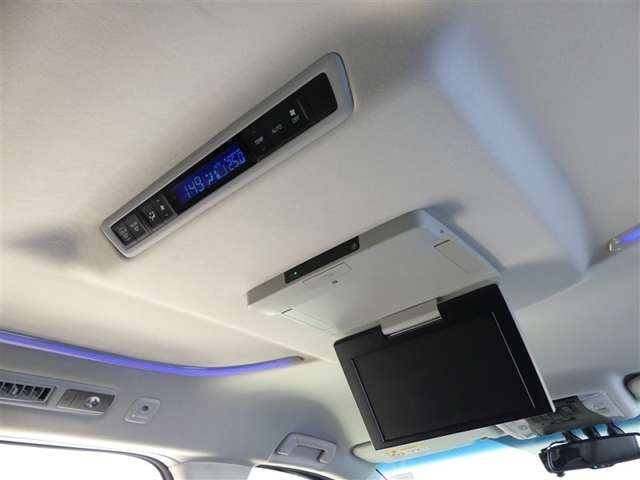 ヴェルファイアハイブリッド 2.5 ZR Gエディション E-Four 4WD