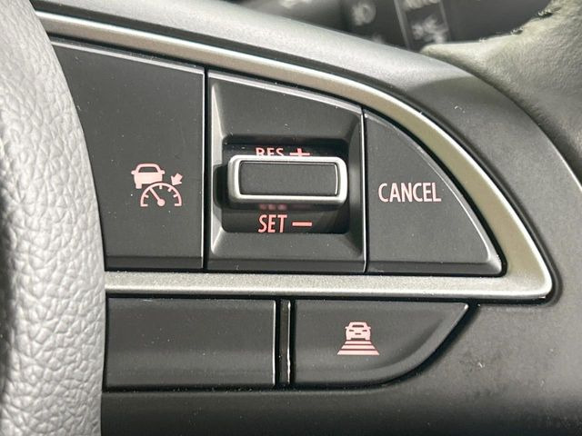 【アダプティブクルーズコントロール】高速道路での長距離走行が楽に!!自動で速度を保つクルーズコントロールが、衝突軽減システムと連携し、前方の車両を感知して車間を保つように速度調節してくれます!!