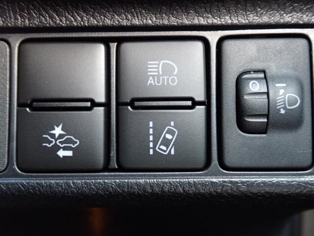 �Փˉ���y���u���[�L�A���s���ɑO���̎ԗ�����F�����A�Փ˂������Ȏ��͌x��ƃu���[�L�ŏՓˉ�����A�V�X�g�B�����S�Ƀh���C�u�����y���݂��������܂���