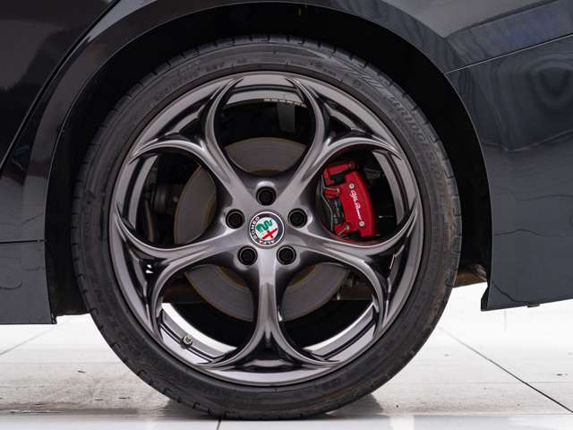 �y �o���O���[�v���^�c �z���X�͍����L���̍����A���Ԑ��X�ł��B���m���ɂĉ^�c���Ă���܂��B���q�l������ڎw���A���S���č����A���Ԃɂ���蒸����悤����`���������܂��B�S�ăA�y���^�ɂ��C�����������B