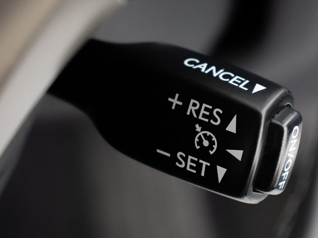 �y�I�[�g�N���[�Y�R���g���[���z���ځB�A�N�Z������Ȃ��ł��Ԃ������ŃX�s�[�h��ۂ��Ă����@�\�ł��������̍����͊y�X�ł�