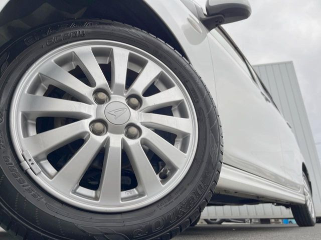 �y�����A���~�z�C�[���z�O�ςɃ}�b�`���������A���~�z�C�[���𑕒����Ă���܂��B�e��ЊO�A���~�z�C�[����A�X�^�b�h���X�^�C�����戵�����Ă���܂��B���񂲑��k����������