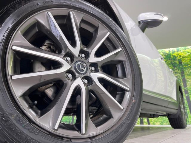 �y����18�C���`�A���~�z�C�[���z�O�ςɃ}�b�`���������A���~�z�C�[���𑕒����Ă���܂��B�e��ЊO�A���~�z�C�[����A�X�^�b�h���X�^�C�����戵�����Ă���܂��B���񂲑��k����������