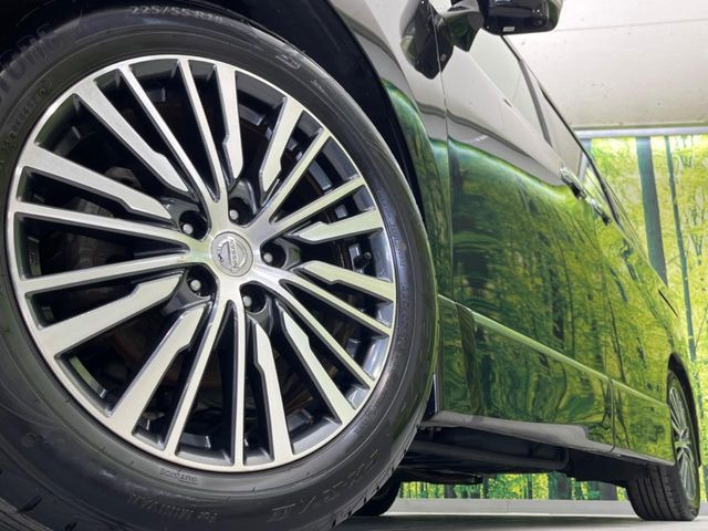 �y����18�C���`�A���~�z�C�[���z�O�ςɃ}�b�`���������A���~�z�C�[���𑕒����Ă���܂��B�e��ЊO�A���~�z�C�[����A�X�^�b�h���X�^�C�����戵�����Ă���܂��B���񂲑��k����������