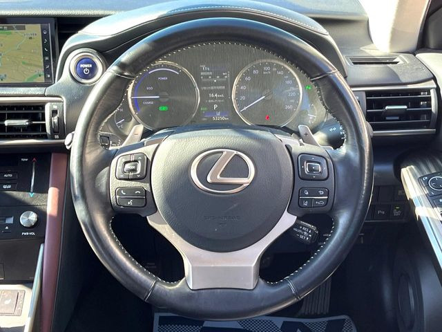 �y�����v�����X�e�A�����O�z�㎿�Ȋv���g�p���邱�ƂŁA��ɂ����������݂ƂĂ��^�]���₷���n���h���ł���