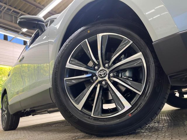 �y����18�C���`�A���~�z�C�[���z�O�ςɃ}�b�`���������A���~�z�C�[���𑕒����Ă���܂��B�e��ЊO�A���~�z�C�[����A�X�^�b�h���X�^�C�����戵�����Ă���܂��B���񂲑��k����������