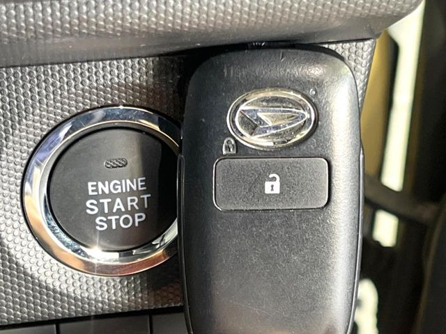 �y�L�[�t���[�V�X�e���z�J�o����|�P�b�g�ɓ��ꂽ�܂܂ł��h�A�̎{���E�������\�ȃX�}�[�g�L�[�𑕔��B�G���W���̃I���E�I�t�����J�M�����o���K�v����������Ƃ��Ă��֗��ł���