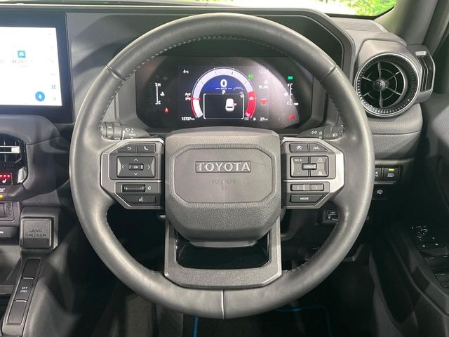 �y�����v�����X�e�A�����O�z�㎿�Ȋv���g�p���邱�ƂŁA��ɂ����������݂ƂĂ��^�]���₷���n���h���ł���