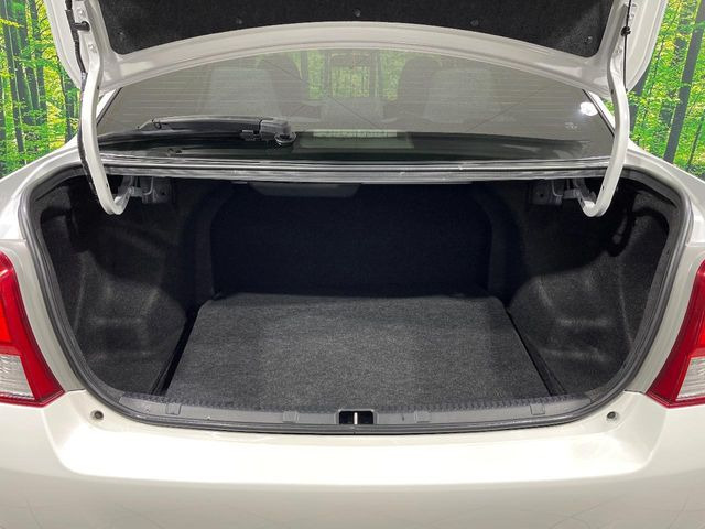 ���i�̂���������ʋ΁A���}���ɏ\���ȉ׎��X�y�[�X���m�ۂ��Ă���܂��B